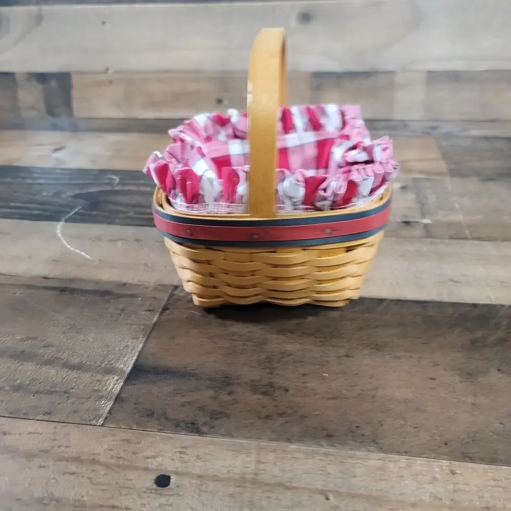 Longaberger 2001 All American Strawberry Basket with Liner & Protector
